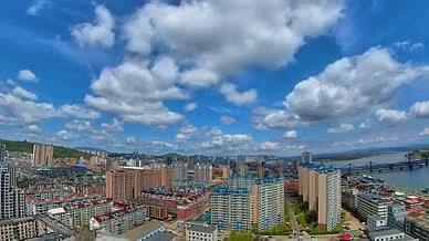 延时辽宁鸭绿江桥及城市流云视频的预览图